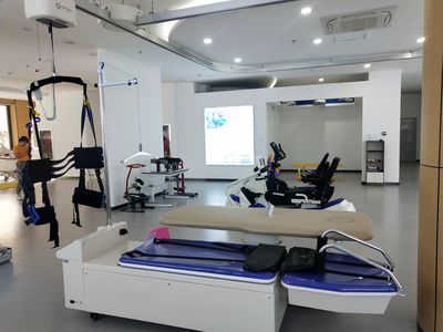 王绍忠一行参观内蒙古康复辅具暨适老化产品展示服务示范中心，助力银发经济新发展